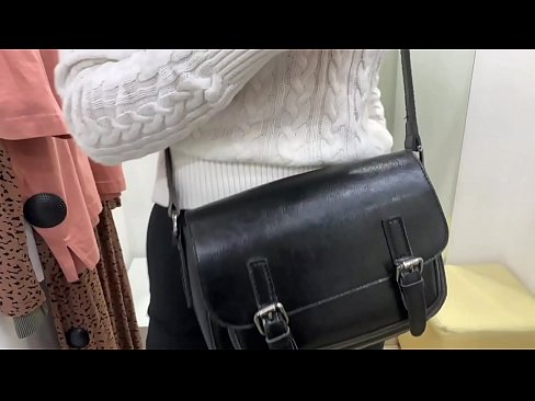 ❤️ Masturbasyon piblik nan jenn femèl FeralBerry ak yon gode nan sal la Fitting ❤️❌ Ponografi bon jan kalite nan ht.pornovore.ru ❌️❤